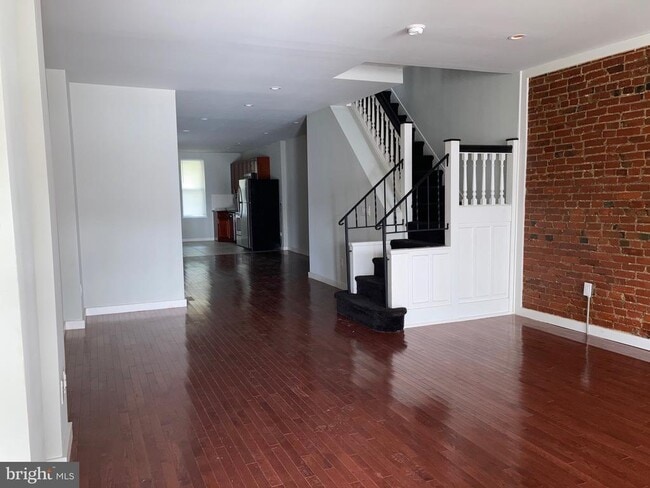 Building Photo - 742 S 53rd St