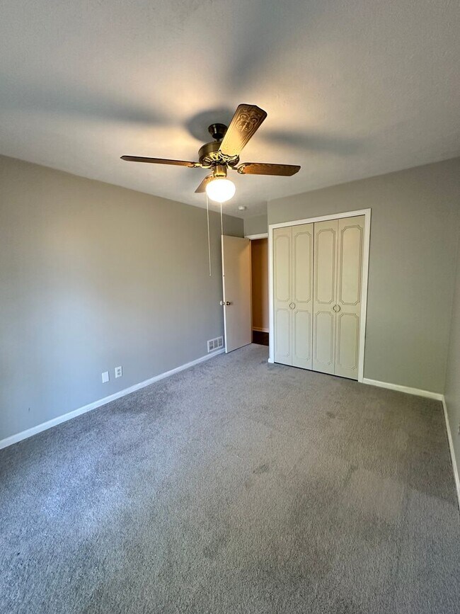 Building Photo - 3BR/3BA Home for Rent in J-town with Two Gar Garage and Large Deck!