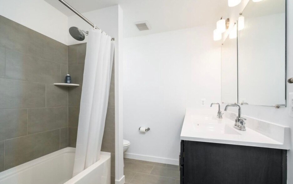 Building Photo - 1618 Blacksmith Wy