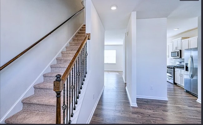 Building Photo - 202 Yellow Fox Rd