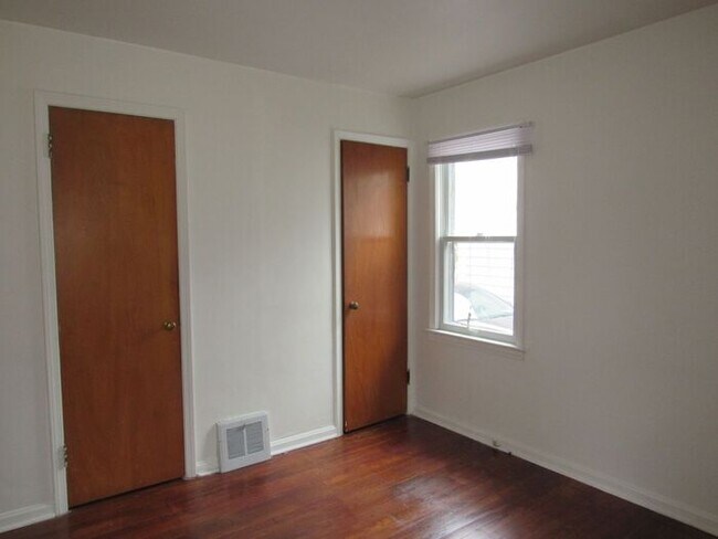 Building Photo - Charming 3BD Home In Maple Hts.
