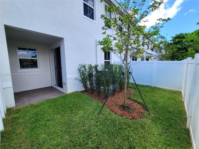 Building Photo - 263 SW 169th Ln