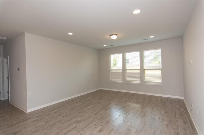Building Photo - 100 Flat Creek Ct