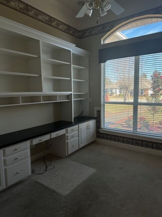 Building Photo - Fabulous Home in Gulf Breeze