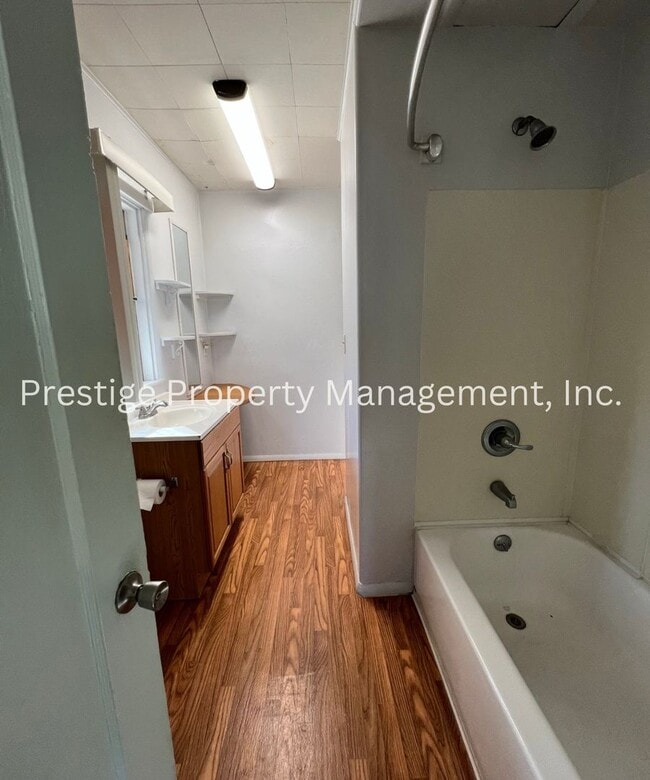 Building Photo - 2188