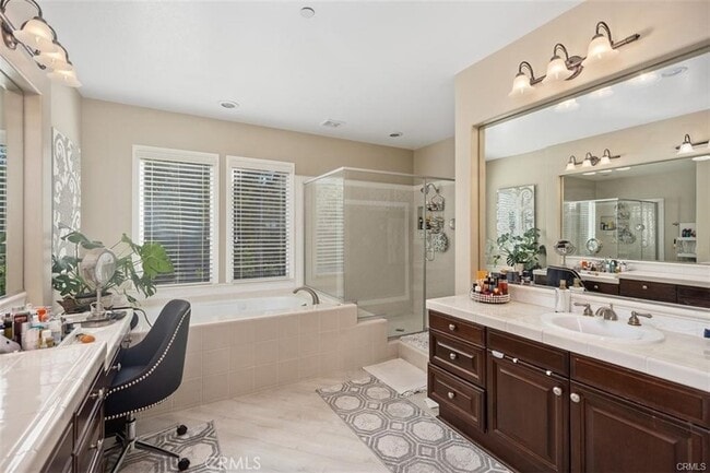 Building Photo - 12 Bentley Rd