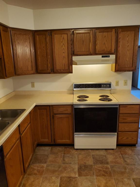 Building Photo - 1377 Doman Dr