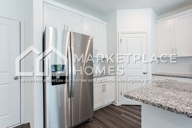 Building Photo - 124 Harpy Dr