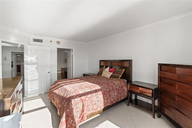 Building Photo - 19101 NE 36th Pl