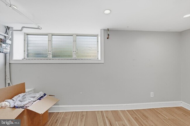 Building Photo - 6623 Tabor Ave