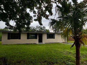 Building Photo - Remodeled 4 Bedroom 2 Bath Home Minutes from Sanford international Airport!