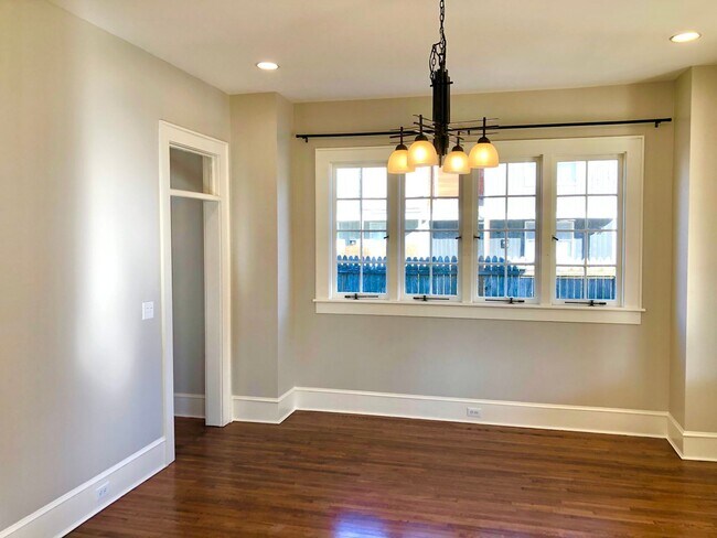 Building Photo - Historic Downtown Hendersonville! Beautifully restored 3 bedroom 2 bath home for rent