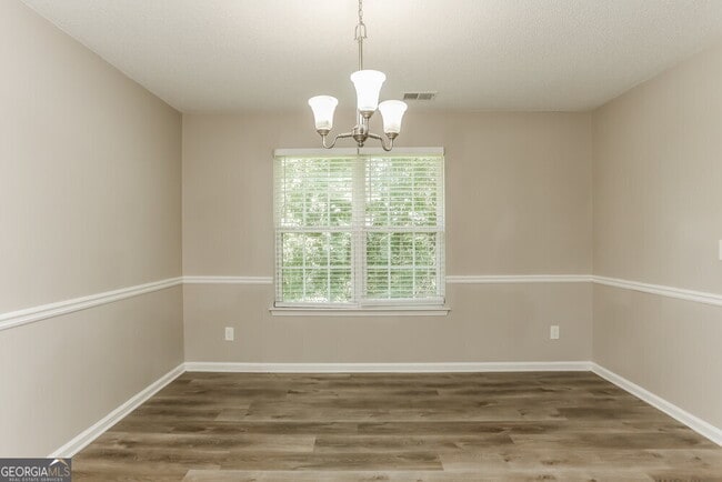 Building Photo - 3943 Riverside Pkwy