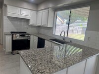 Building Photo - 8110 Green Devon Dr