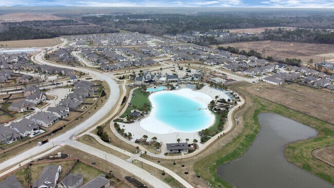 Building Photo - 15851 Bremore Dr