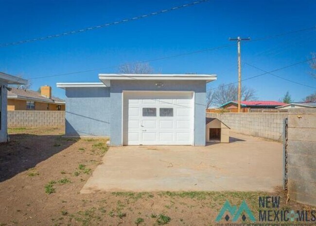 Building Photo - 1403 W Bonita Dr