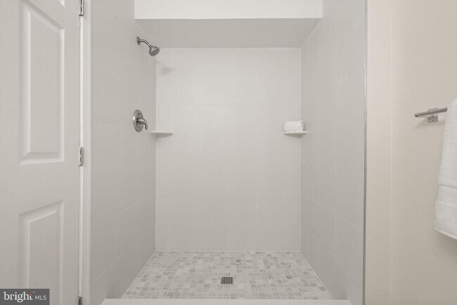 Building Photo - 13647 S Springs Dr