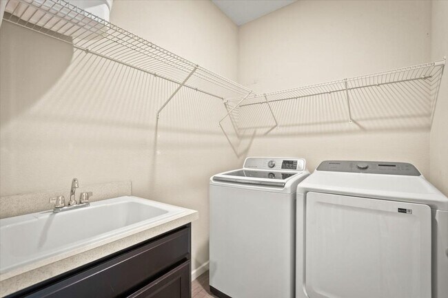 Building Photo - Beautiful 3/2 with Fully Fenced Backyard a...