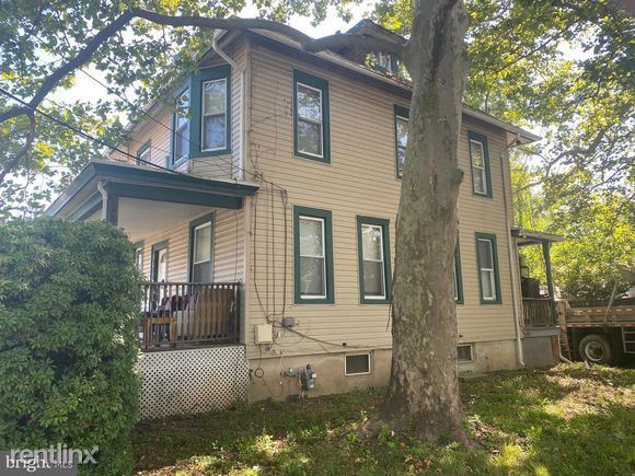 Primary Photo - 4 br, 2 bath House - 302 Berwyn Ave