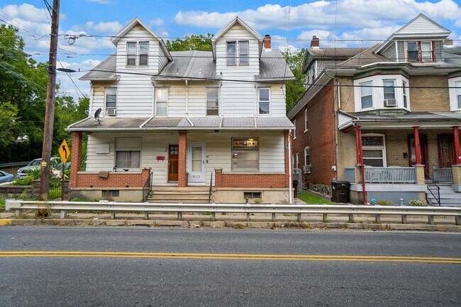 Building Photo - 3Bed/1Bath Home in Freemansburg