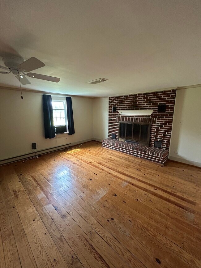 Building Photo - 8839 Langmaid Rd