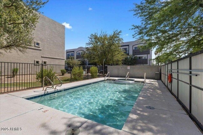 Building Photo - 7847 N 20th Glen