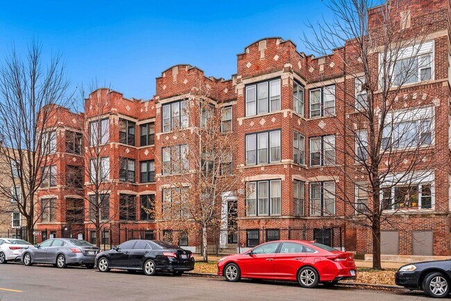 Building Photo - 4851 S Prairie Ave