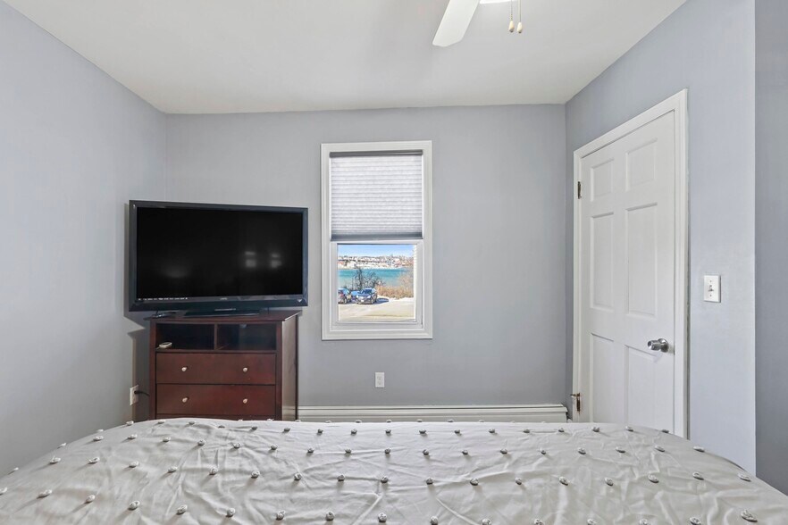 Building Photo - 372 Broadway