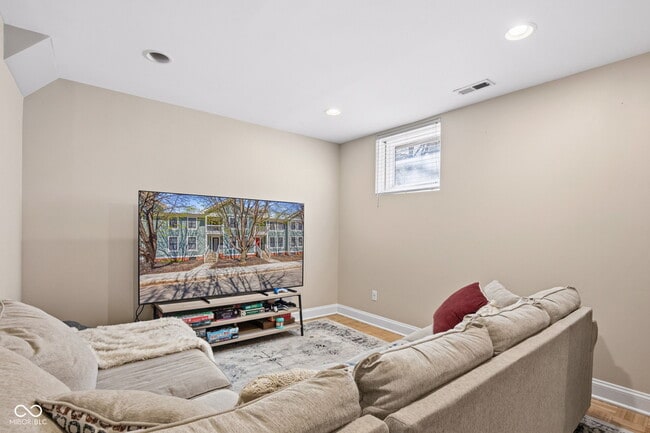 Building Photo - 228 E St Joseph St