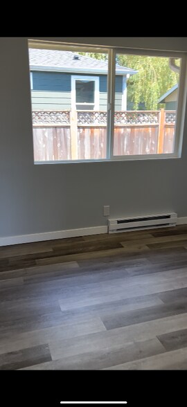 Building Photo - 604 3rd St