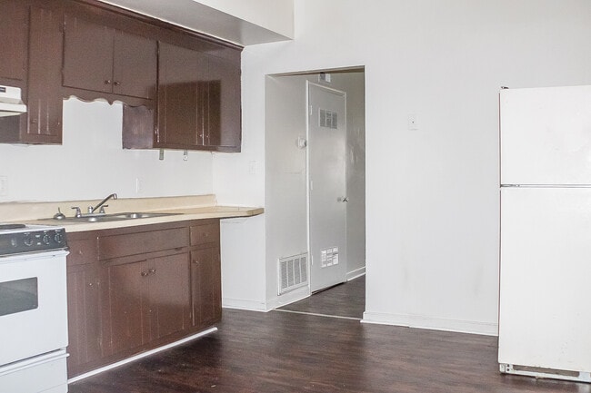 Building Photo - 712 Mt Airy St