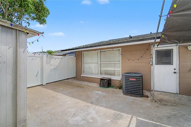 Building Photo - 8304 Dasa Pl