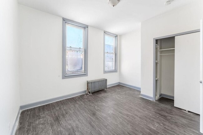 Building Photo - 549 9th St