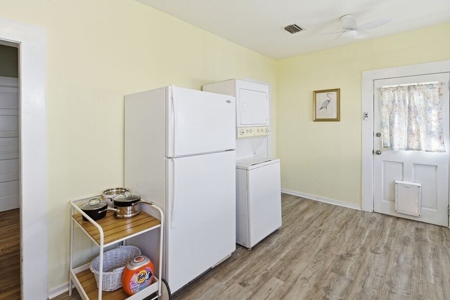 Building Photo - 162 S Fulton St