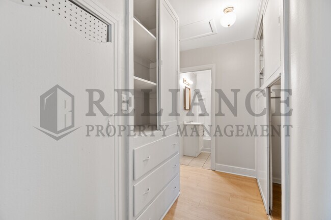 Building Photo - 1554 N Salina Ave