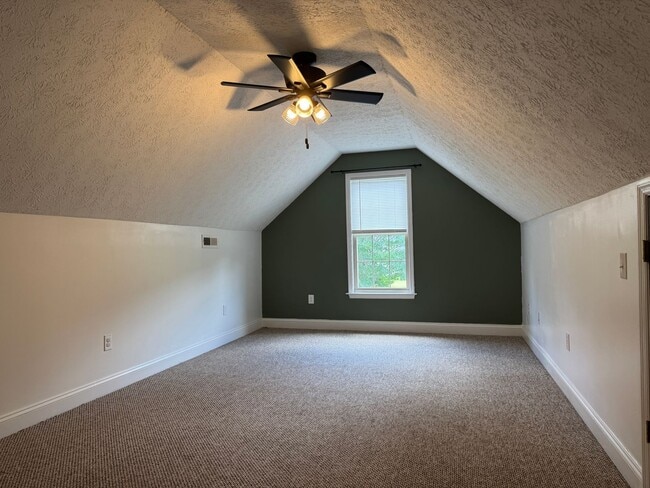 Building Photo - 105 Owls Nest Ct