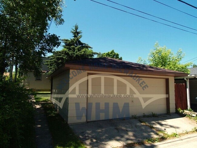 Building Photo - COMING SOON! Lovely 4 bedroom Single Famil...