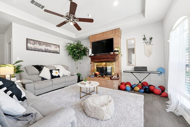 Building Photo - Exceptional Home in Arlington – Great Layout & Prime Location