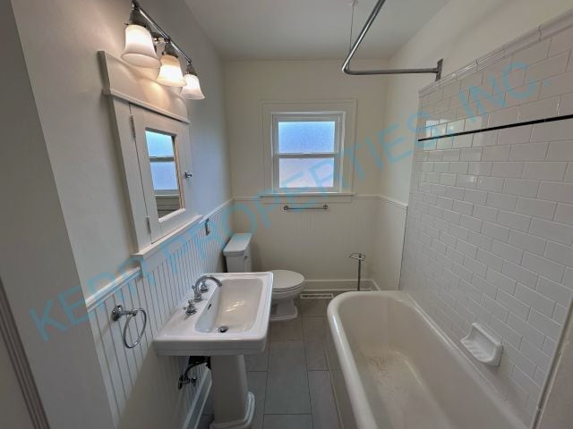 Building Photo - 110 NE 71st Ave