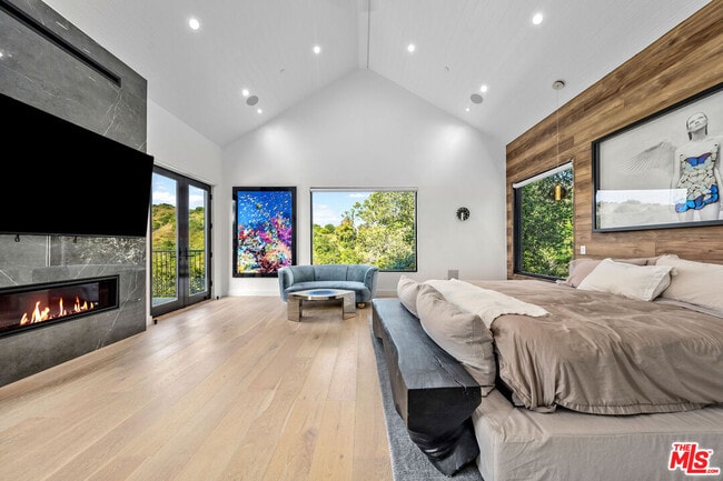 Building Photo - 3140 Coldwater Canyon Ave