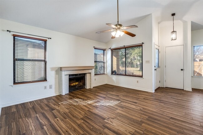 Building Photo - 661 Prairie Dell St