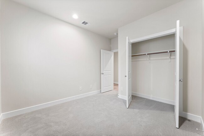 Building Photo - 5905 Haring Ln