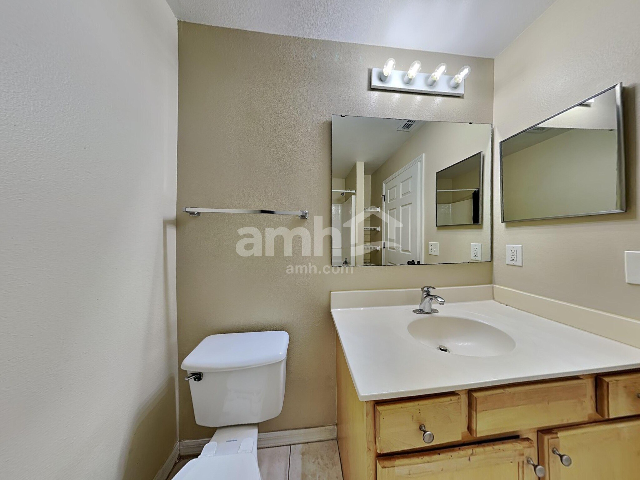 Building Photo - 10408 Opus Dr