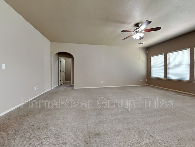 Building Photo - 8624 East 136th St S