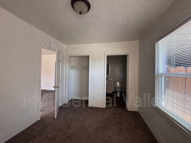 Building Photo - 1112 Barberry Ln