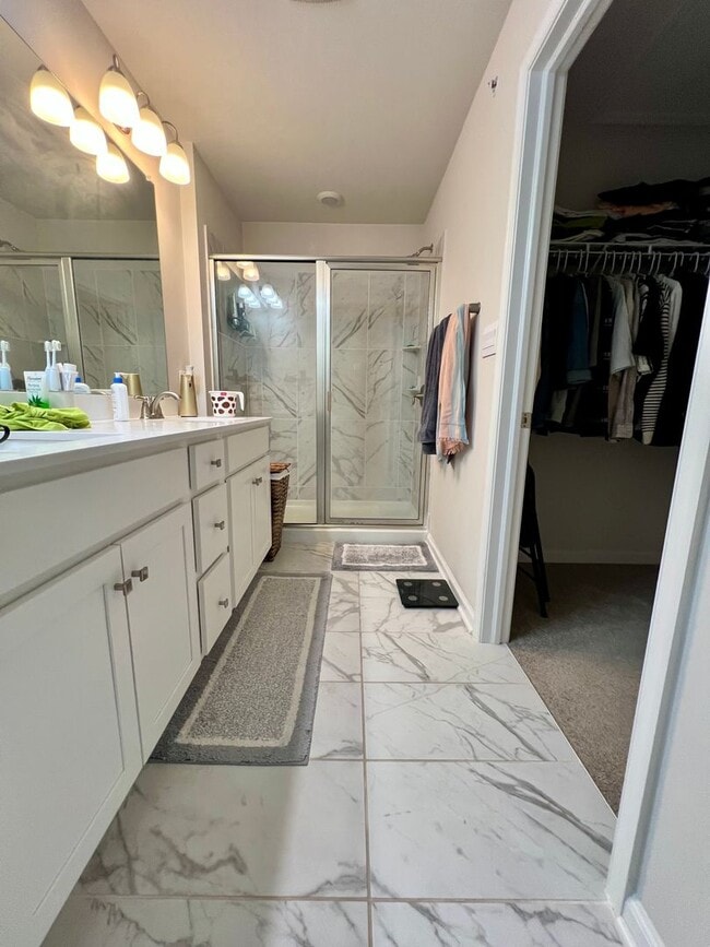 Building Photo - Stunning 4-Bed Townhome in Quakertown! Ava...