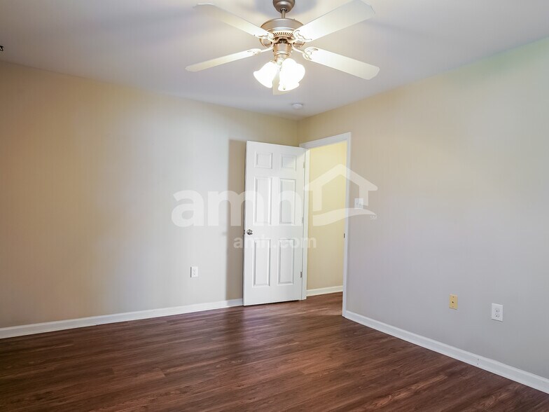 Building Photo - 67 Wolf Creek Ln
