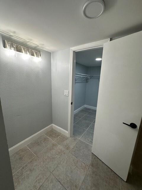 Building Photo - 2700 Coral Springs Dr