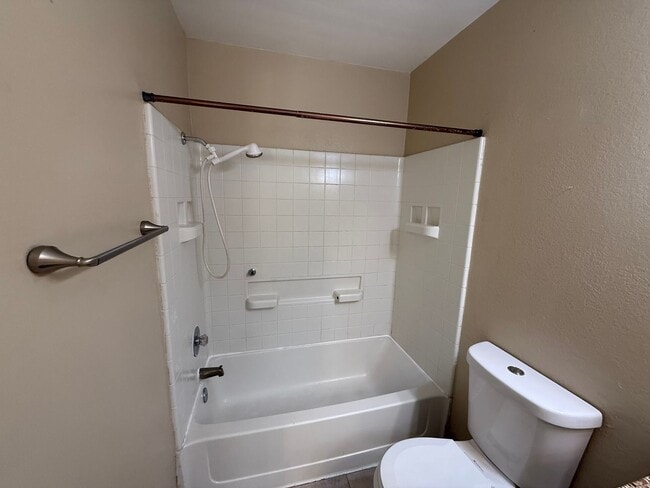 Building Photo - Updated two story home in Sylvan School Di...