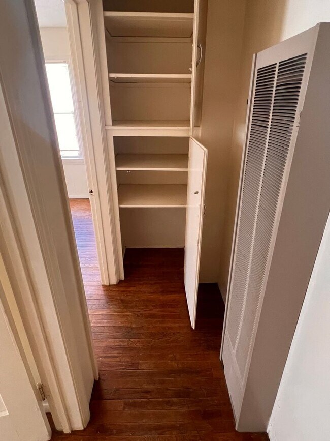 Building Photo - 3rd Street Duplex